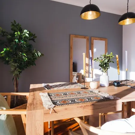 Daire Guestready - Ticlara & *